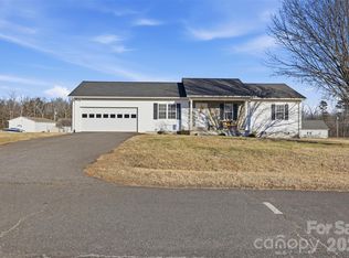 45 Brentwood Dr, Taylorsville, NC 28681