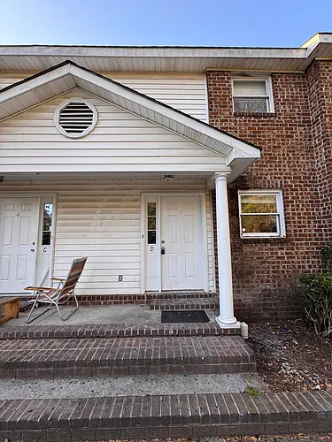 516 34th Ave N #D Photo 1
