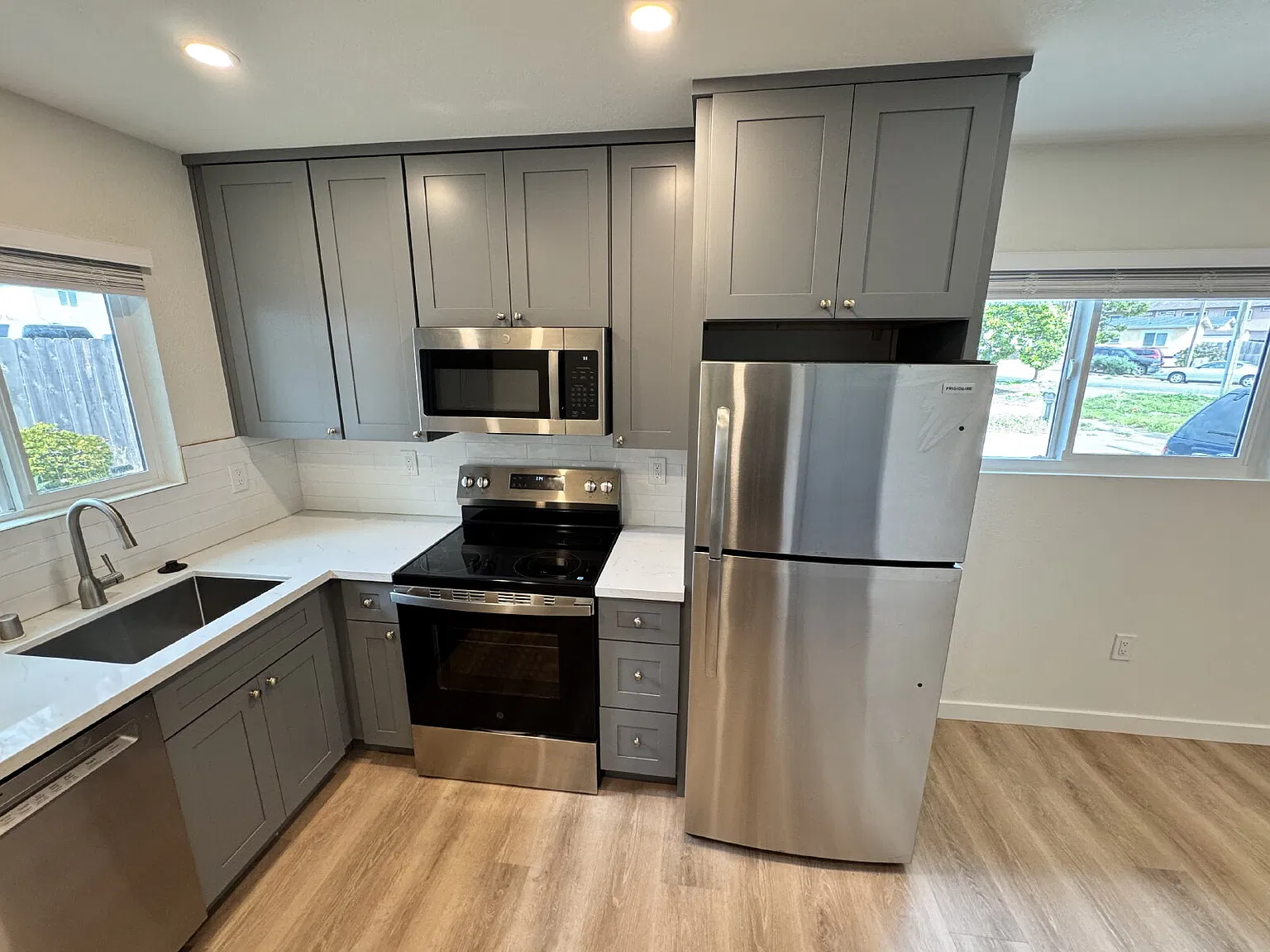 1 bed, 1.0 bath, $1,949 — Photo 4