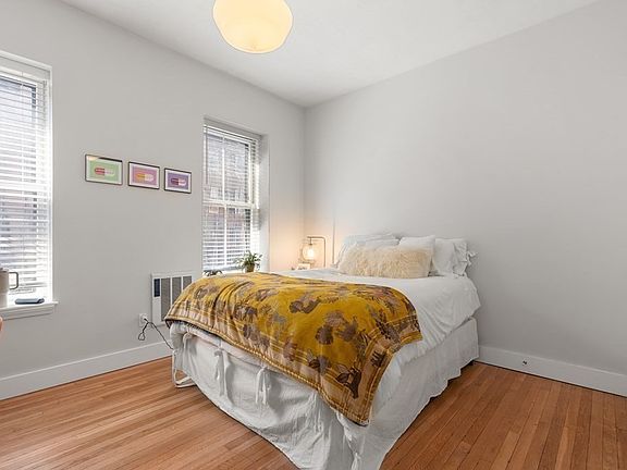 3rd image of 26 E Springfield St APT 1