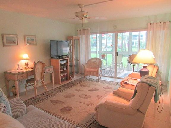 2nd image of 11 Garden St APT 102T