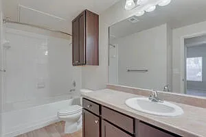 Hutchins Gateway Apartments — Photo 24