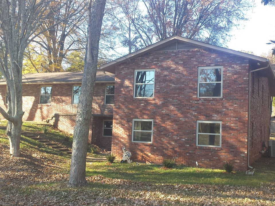 2nd image of 813 Woodbrier Rd