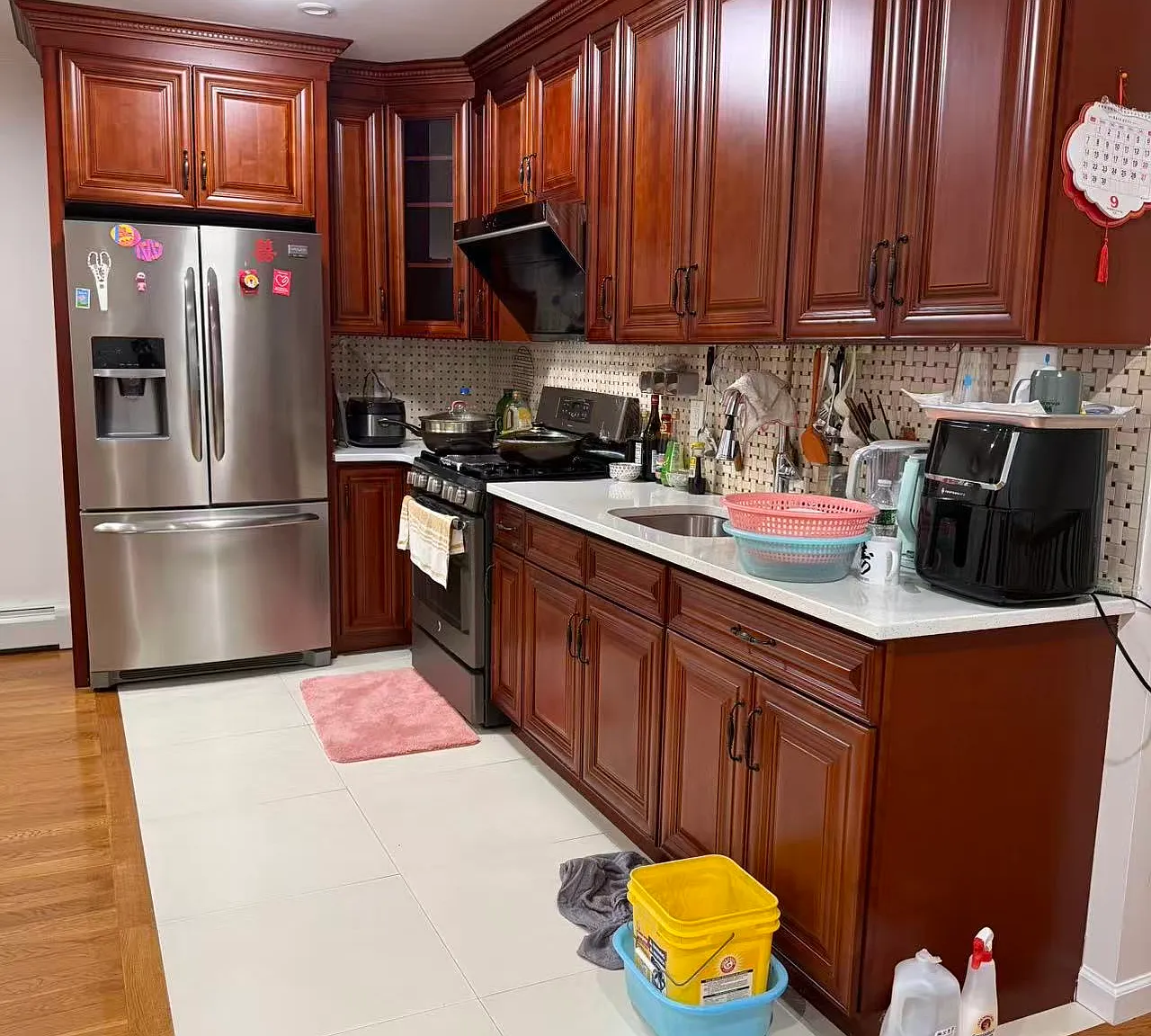 4 bed, 1000 sqft, $3,200 — Photo 2