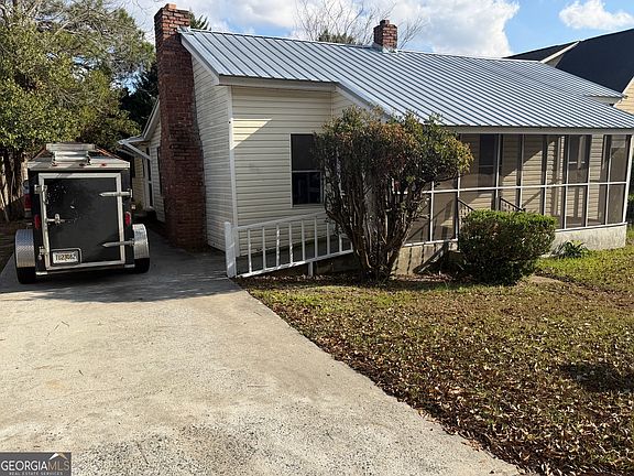 5th image of 1513 Pickard Ave
