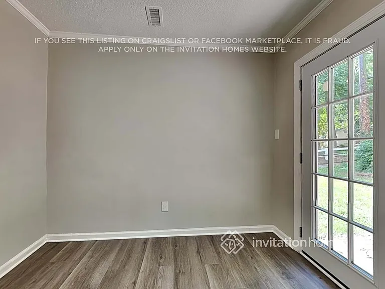 124 Plaza Dr — Photo 6
