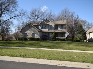 218 Forest Glen Dr, Holland, OH 43528