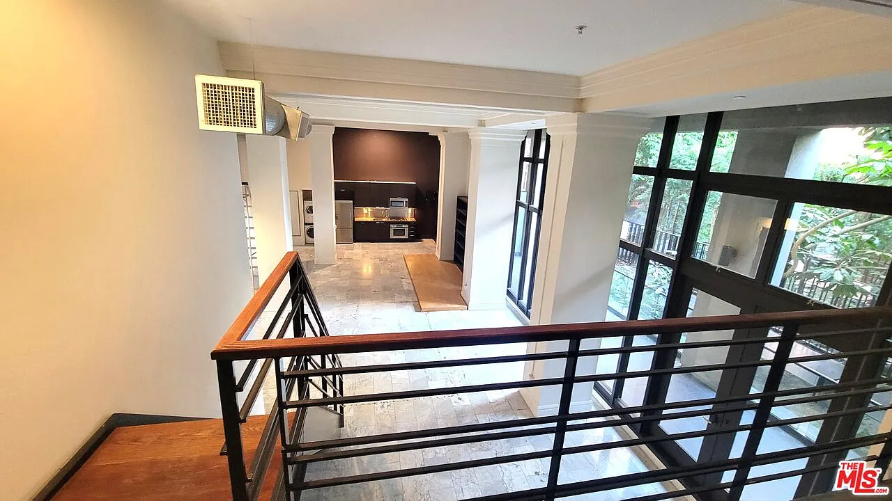 2 bed, 2.0 bath, 1700 sqft, $4,500 — Photo 3