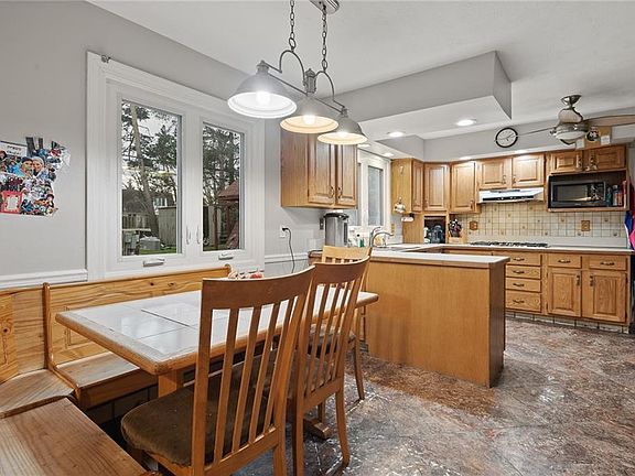 4th image of 2585 Lafayette Dr