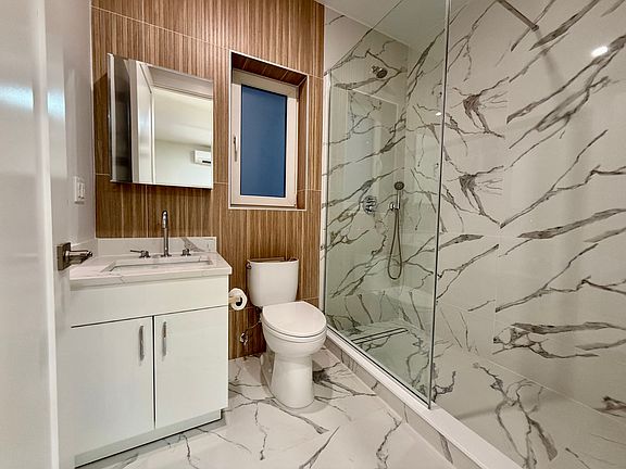 5th image of 27 Newel St Unit 1