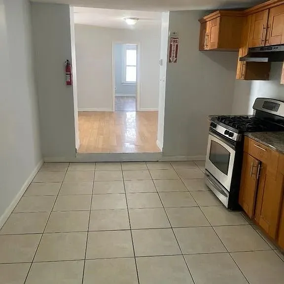 122 Marshall St #B — Photo 4