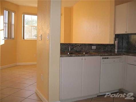 4th image of 1660 SE 29th St Unit 209