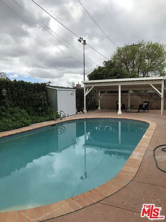 3 bed, 2.0 bath, 1419 sqft, $4,495 — Photo 2