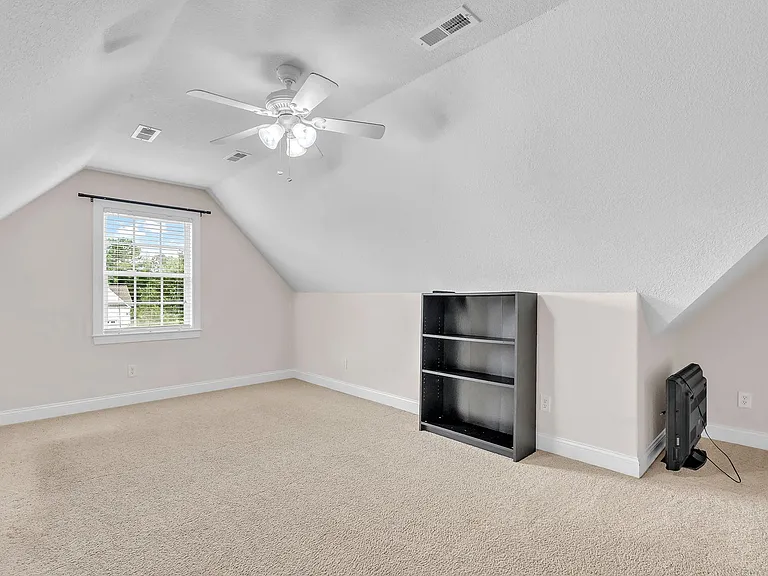 210 Raven Ridge Ct — Photo 32