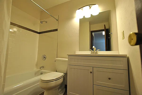 2545 N. Frederick Ave. — Photo 10