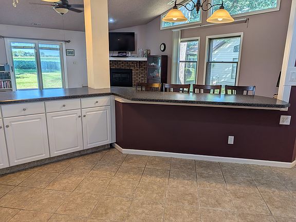 3rd image of 1016 Baxter Ln