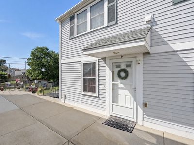 166 Pinehurst Ave APT 17, Swansea, MA, 02777