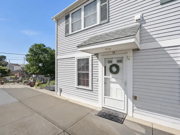 166 Pinehurst Ave APT 17, Swansea, MA 02777