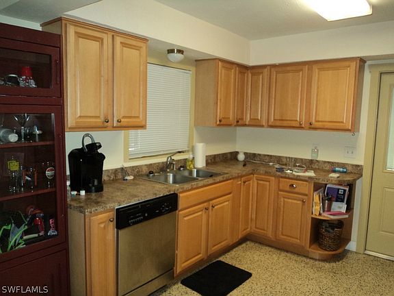 4th image of 1434 Davis Dr #N