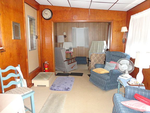 5th image of 407 S Bay Shore Dr