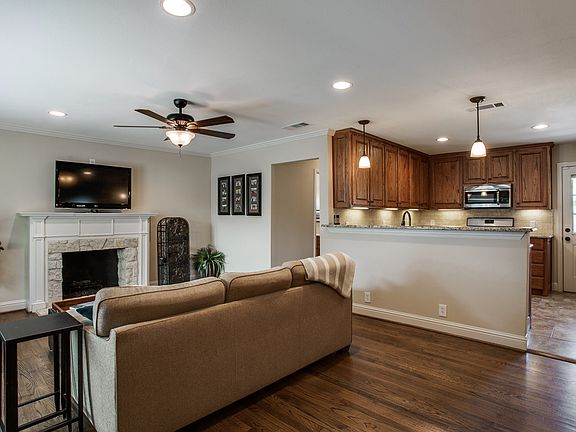 5th image of 3741 Seguin Dr