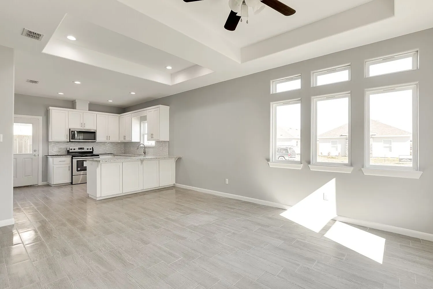 2 bed, 975 sqft, $1,100 — Photo 1