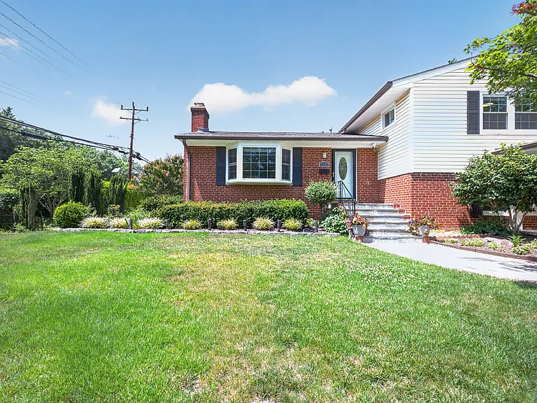 6824 Felix St — Photo 4