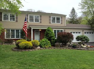 5 Nottingham Rd, Manalapan, NJ 07726