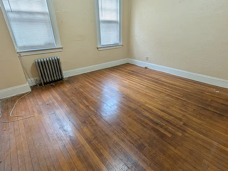 305 Main St #1 — Photo 1