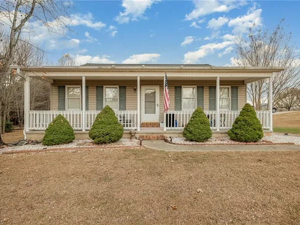 6690 Belews Creek Rd, Belews Creek, NC 27009