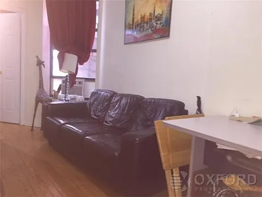 Rented by Oxford Property Group | media 37