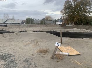 1935 NE 8th St, Hermiston, OR 97838