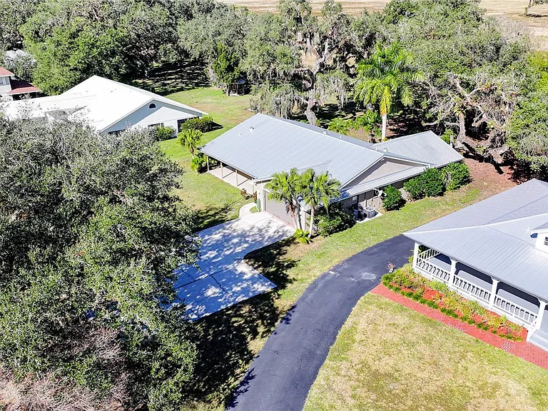 1250 Riverbend Dr — Photo 29