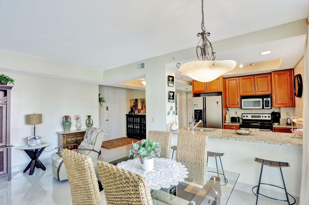 3210 NE 5th Street #202, photo 9