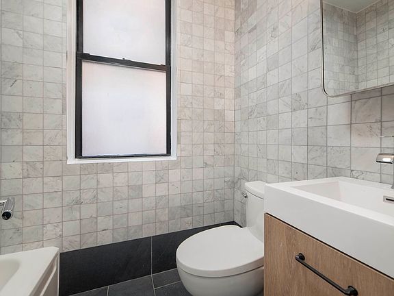 4th image of 127 2nd Ave APT 22