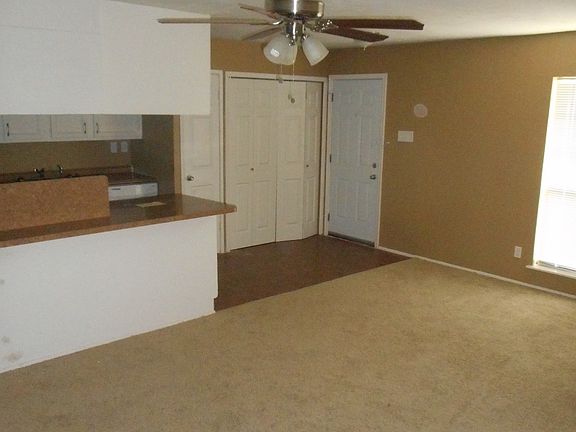 3rd image of 7304 Lee Dr