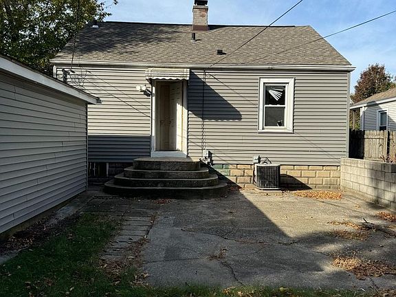 4th image of 6749 Woodmar Ave