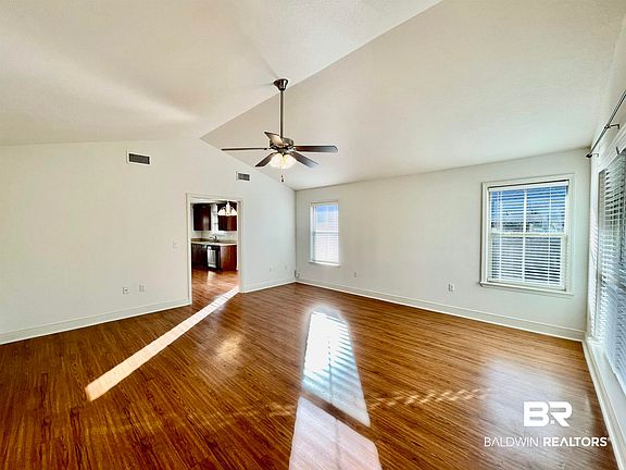 5th image of 309 Bloomsbury Ave