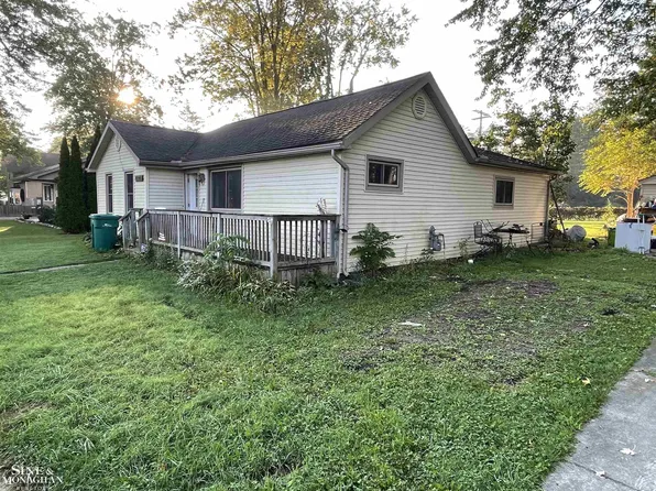 34430 Potter St, Memphis, MI 48041