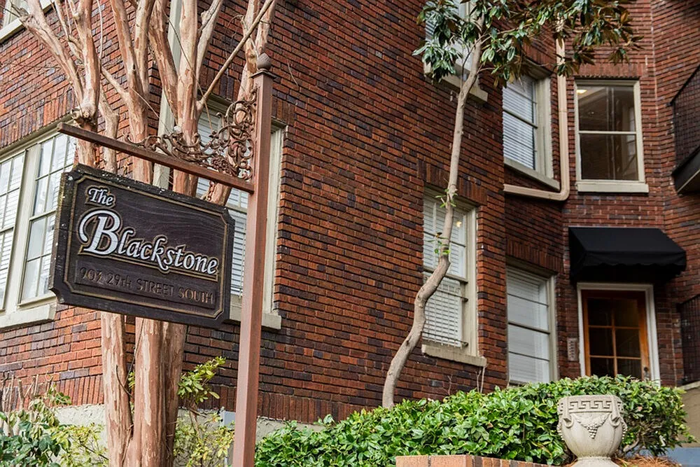 The Blackstone and Petite Maison Apartments — Photo 1