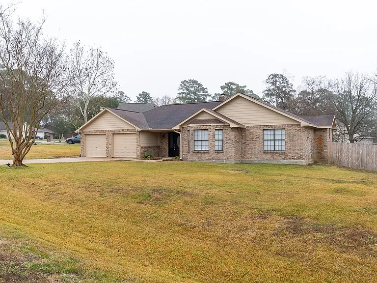 328 Lake View Dr — Photo 2