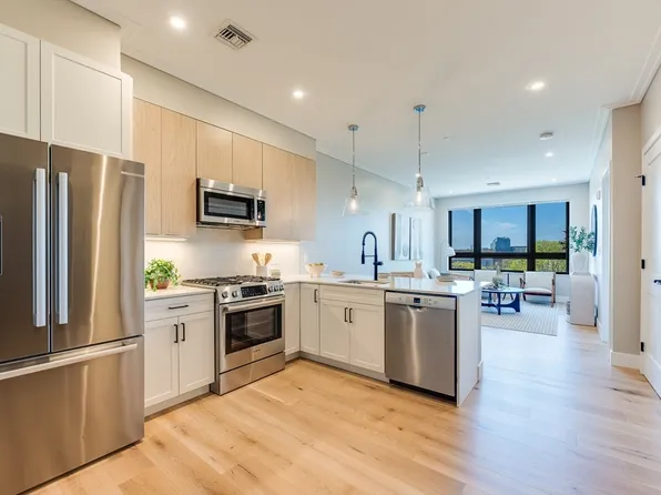 70 Leo M Birmingham Pkwy APT 504, Brighton, MA 02135