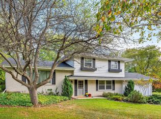 11884 N Oriole Ln, Mequon, WI 53092