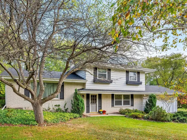 11884 North Oriole LANE, Mequon, WI 53092