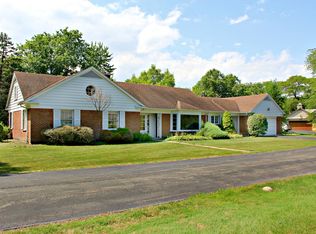 1355 Hackberry Ln, Winnetka, IL 60093