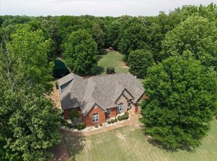 600 Woodsedge Dr, Eads, TN 38028