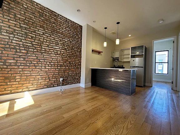 2nd image of 772 Jefferson Ave #1C