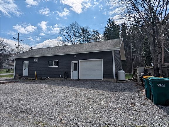 2nd image of 6707 E Lake Rd