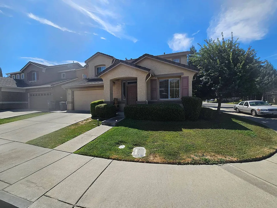 3261 Foggy Bank Way