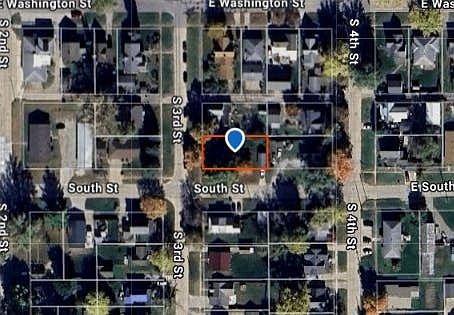 1st image of 413 S 3rd St